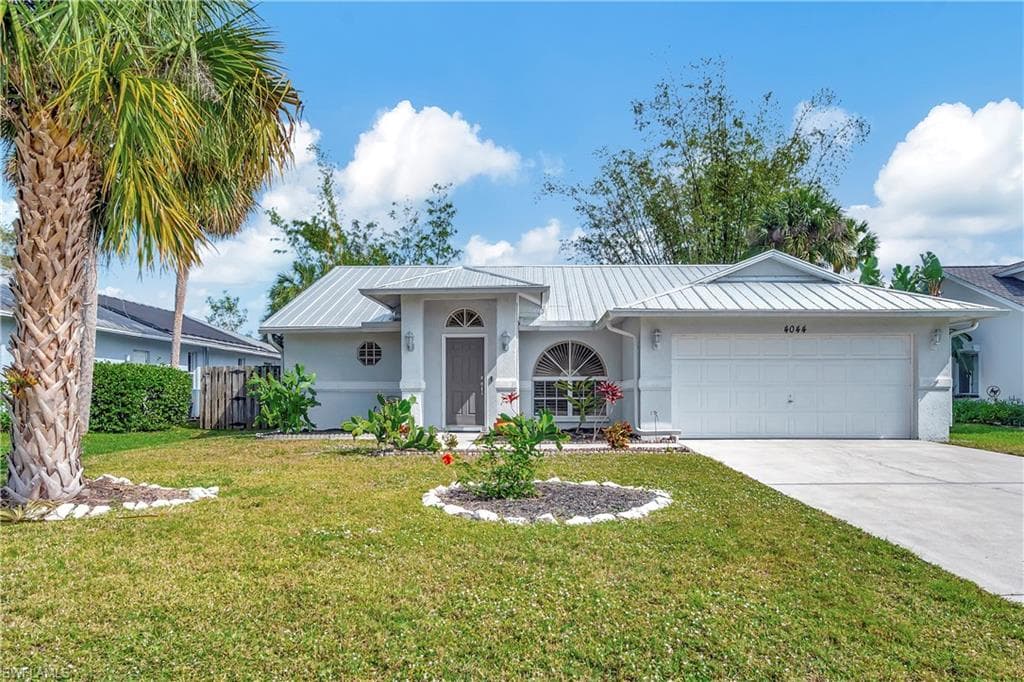 4044 Sawgrass LN NAPLES, FL 34112
