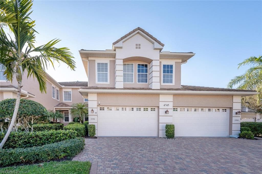 4745 Stratford CT 2302 NAPLES, FL 34105