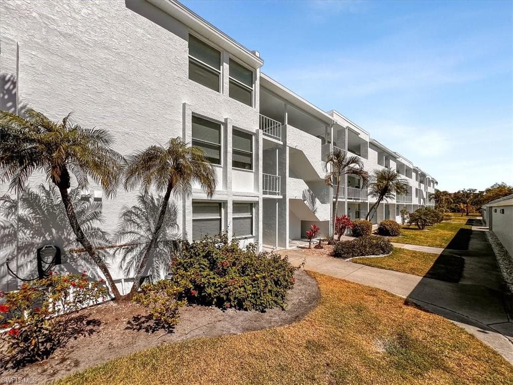 5959 Winkler RD 220 FORT MYERS, FL 33919
