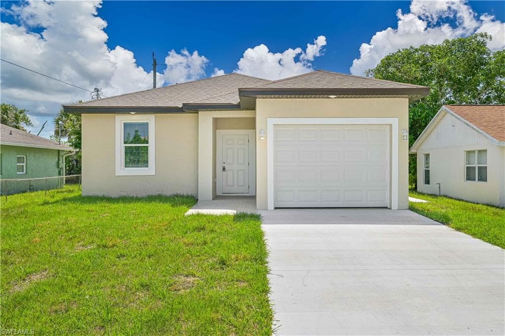 2109 Davis CT FORT MYERS, FL 33916