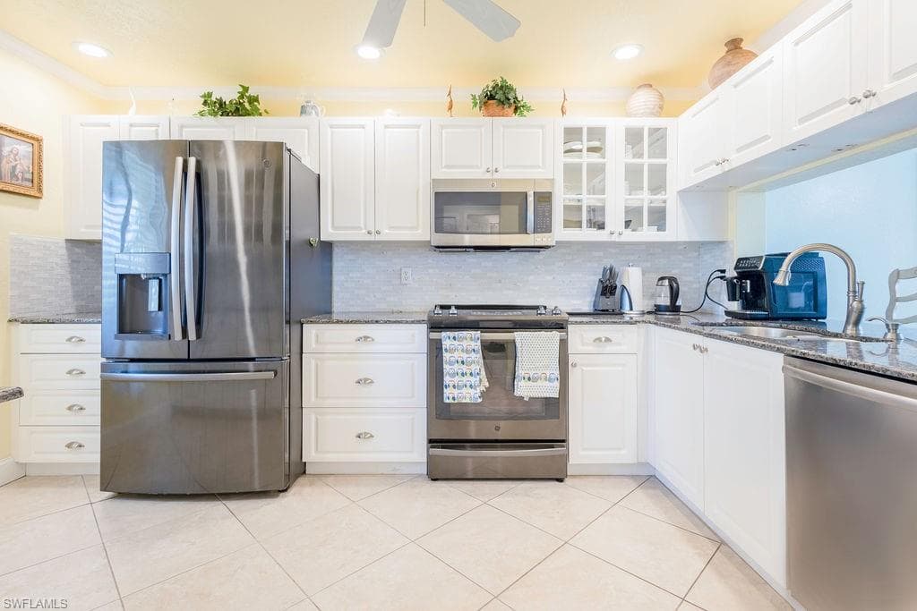 7784 Emerald CIR O-202 NAPLES, FL 34109