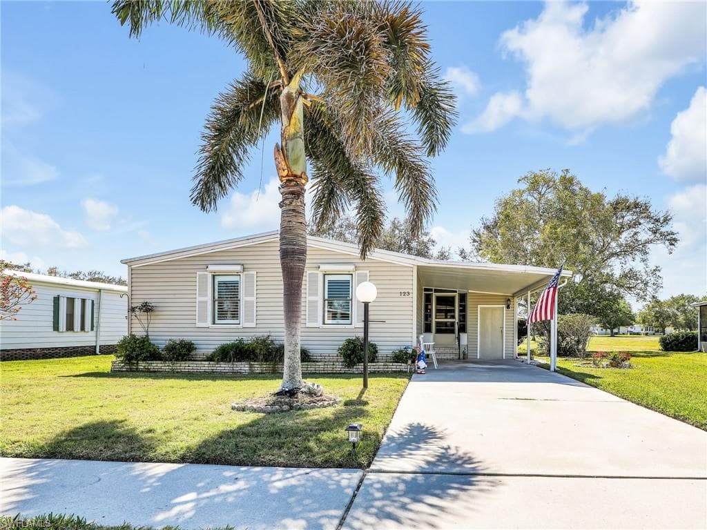 123 Calais CT NAPLES, FL 34112