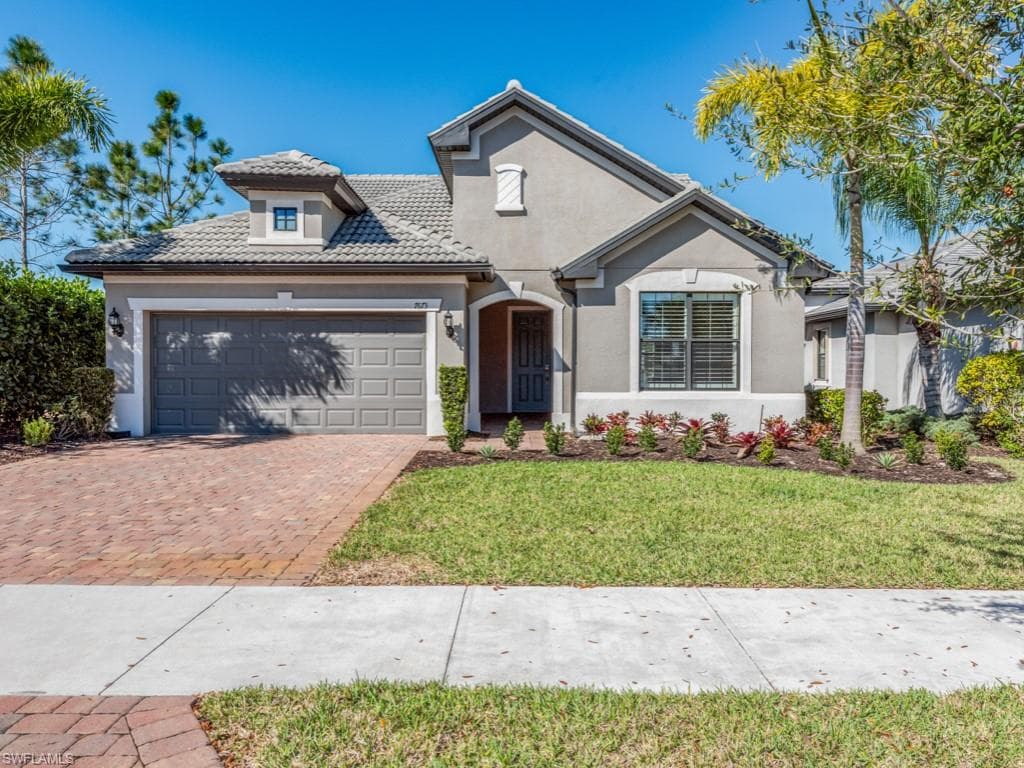 7673 Jacaranda LN NAPLES, FL 34114