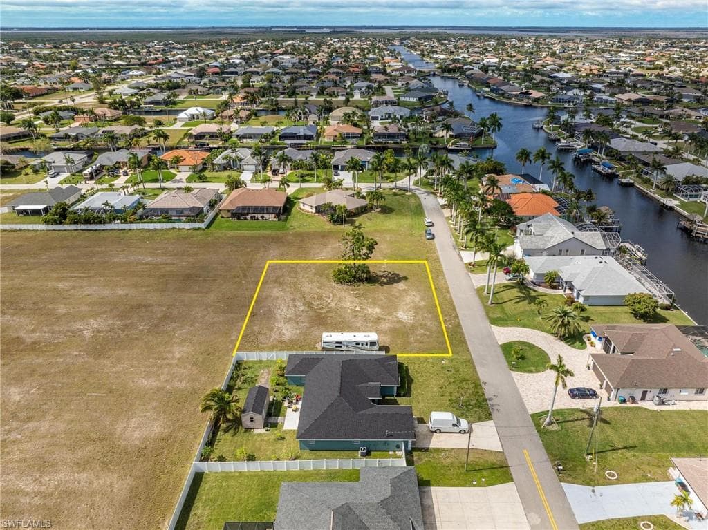 2110 SW 41st ST CAPE CORAL, FL 33914