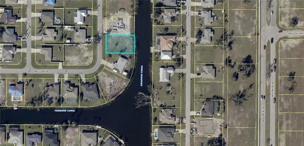 1215 SW 8th CT CAPE CORAL, FL 33991