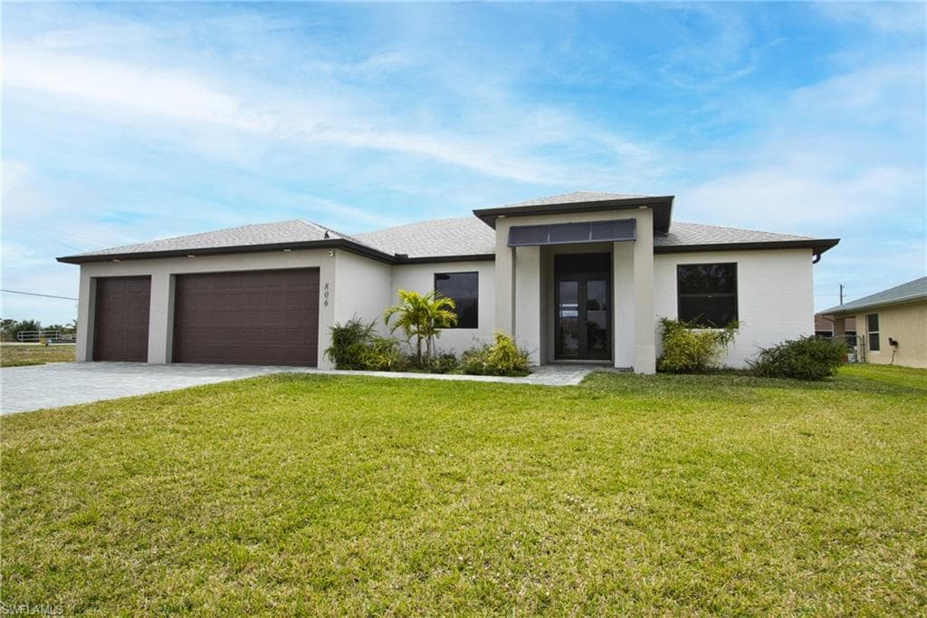806 SW 31st TER CAPE CORAL, FL 33914