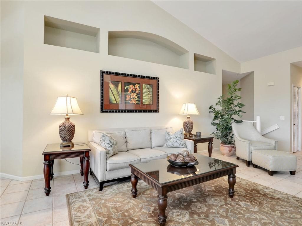 7786 Gardner DR 202 NAPLES, FL 34109