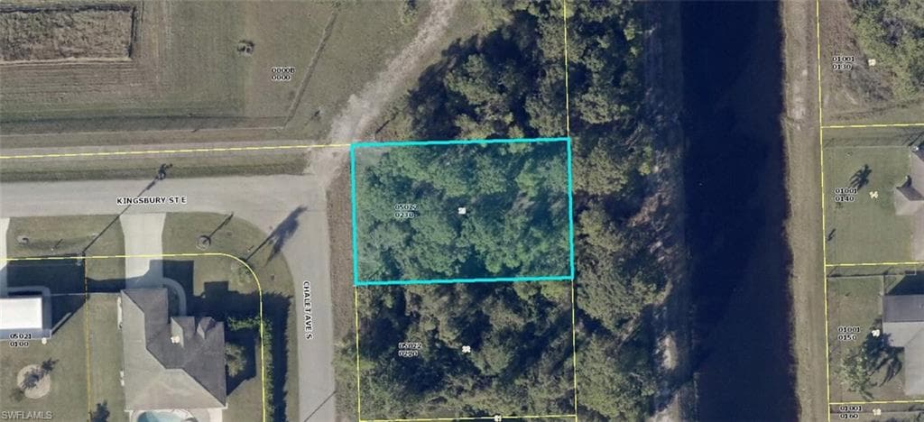 541-543 Chalet AVE S LEHIGH ACRES, FL 33974