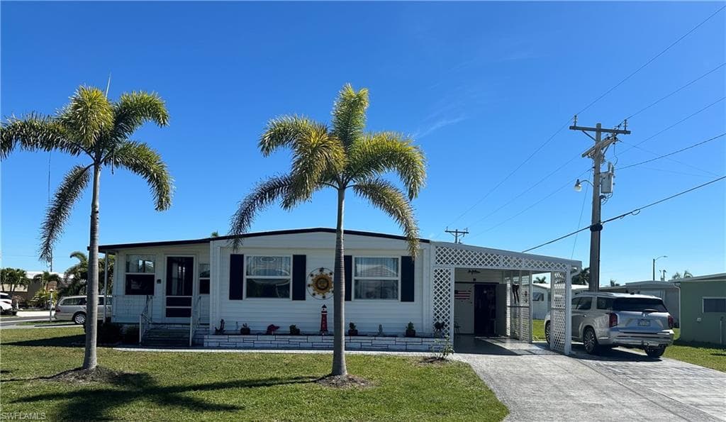 140 Overland TRL NORTH FORT MYERS, FL 33917