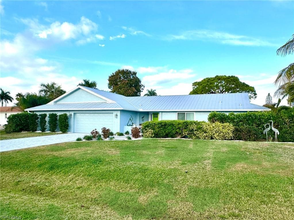 489 E Valley DR BONITA SPRINGS, FL 34134