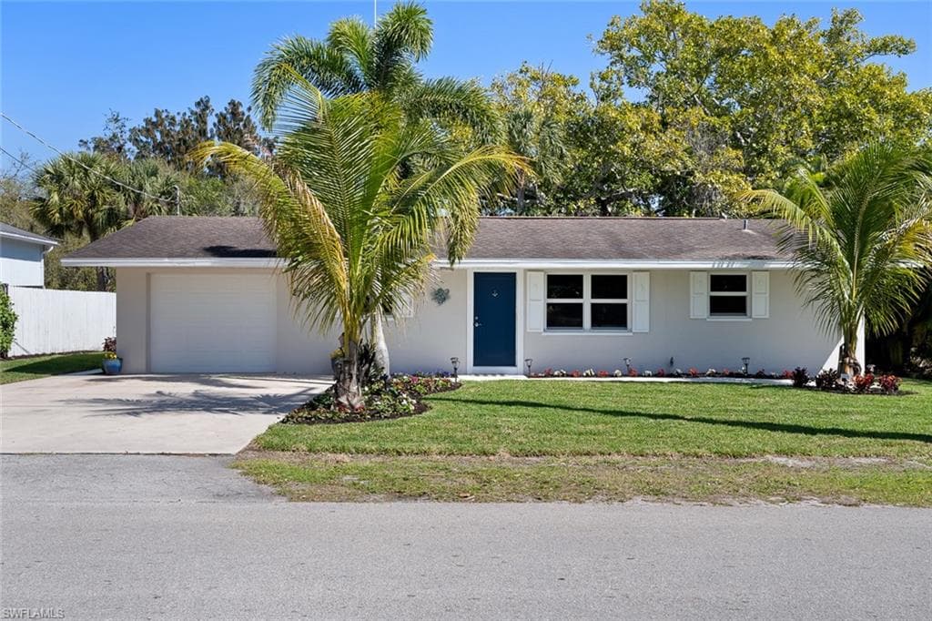 27105 Center AVE BONITA SPRINGS, FL 34135