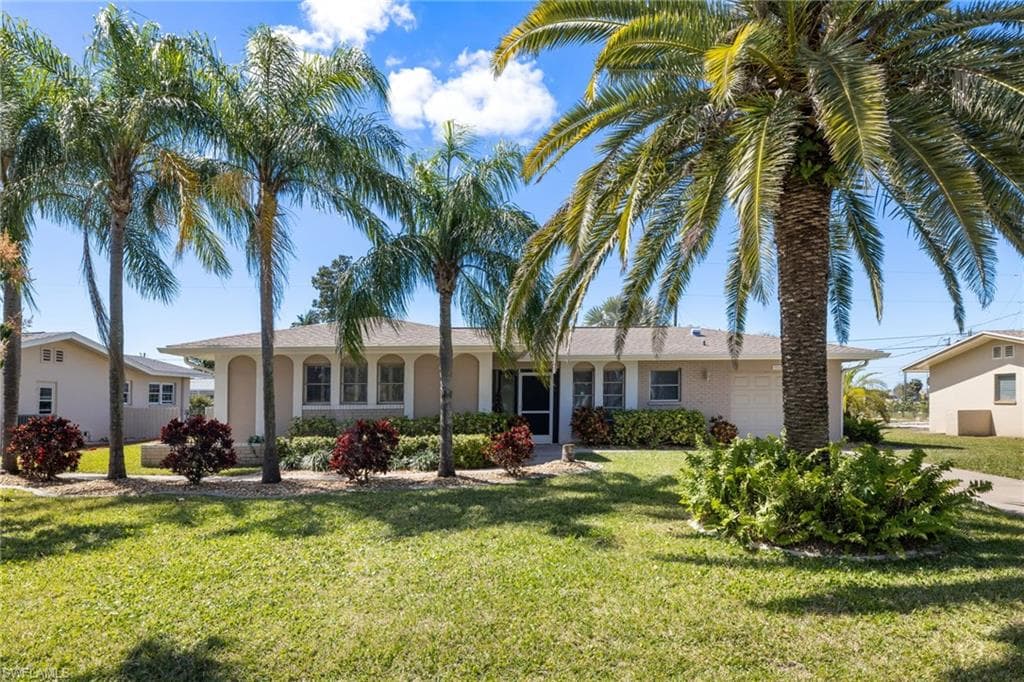 4906 Nassau CT CAPE CORAL, FL 33904