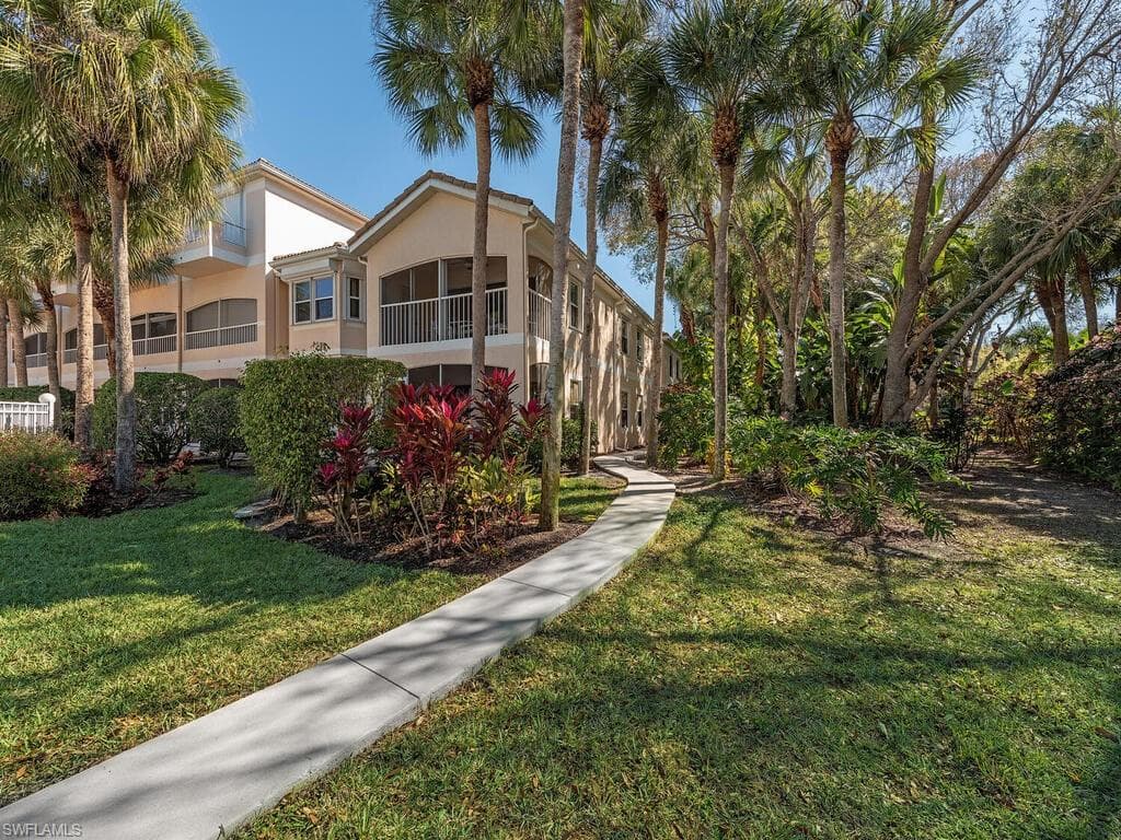 1044 Woodshire LN B207 NAPLES, FL 34105