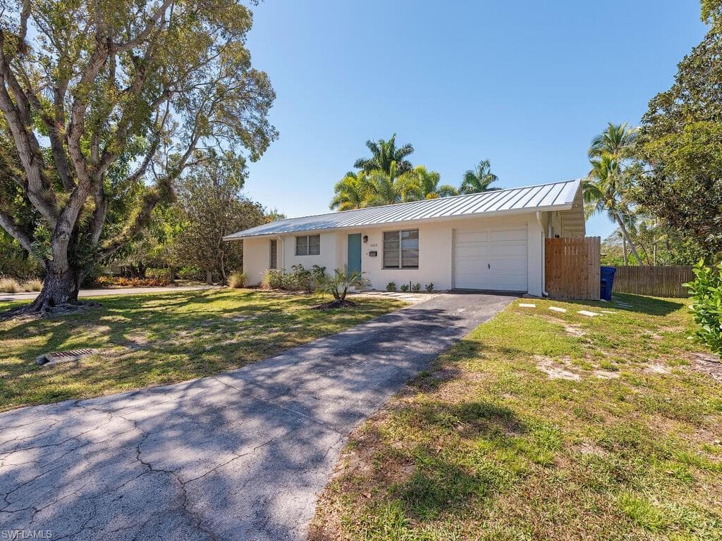 1055 13th ST N NAPLES, FL 34102