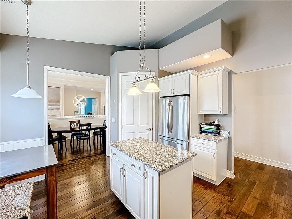 6057 Ashford LN 4-404 NAPLES, FL 34110