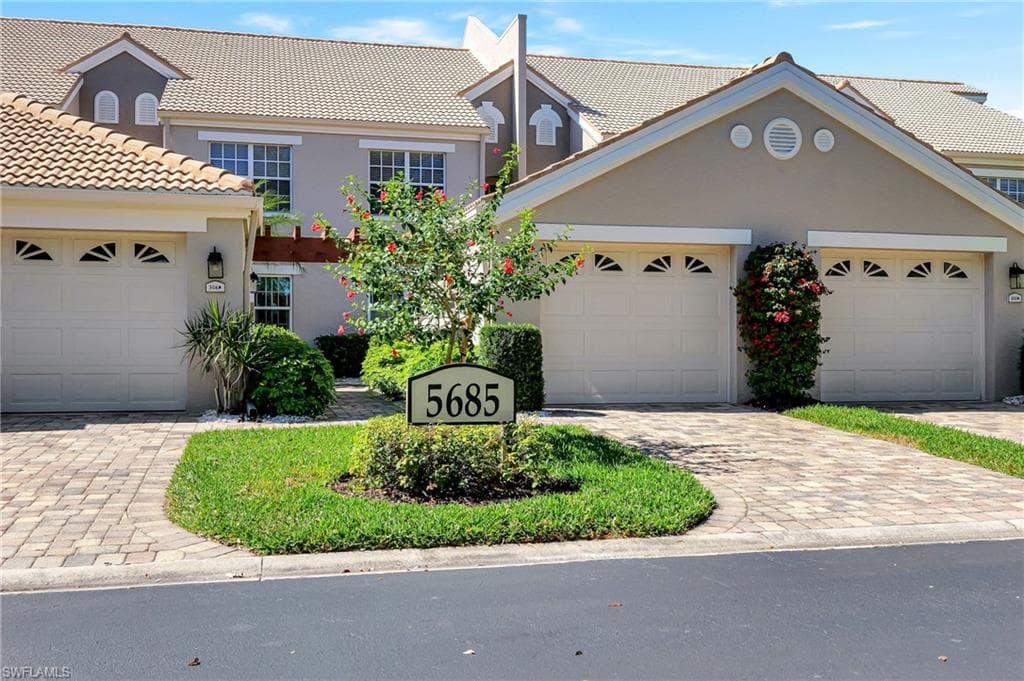 5685 Heron LN 302 NAPLES, FL 34110
