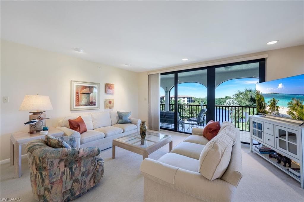 6040 Pelican Bay BLVD D-404 NAPLES, FL 34108