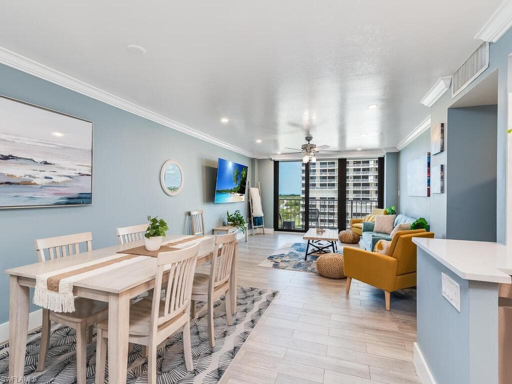 260 Seaview CT 710 MARCO ISLAND, FL 34145