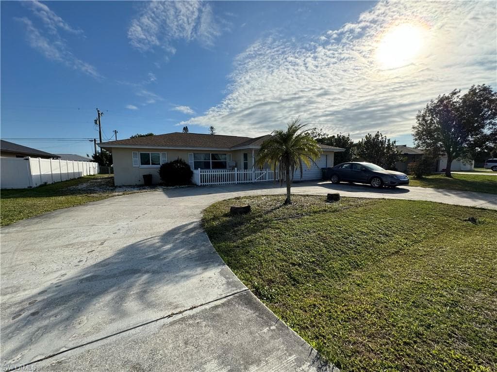1312 SE 25th LN CAPE CORAL, FL 33904