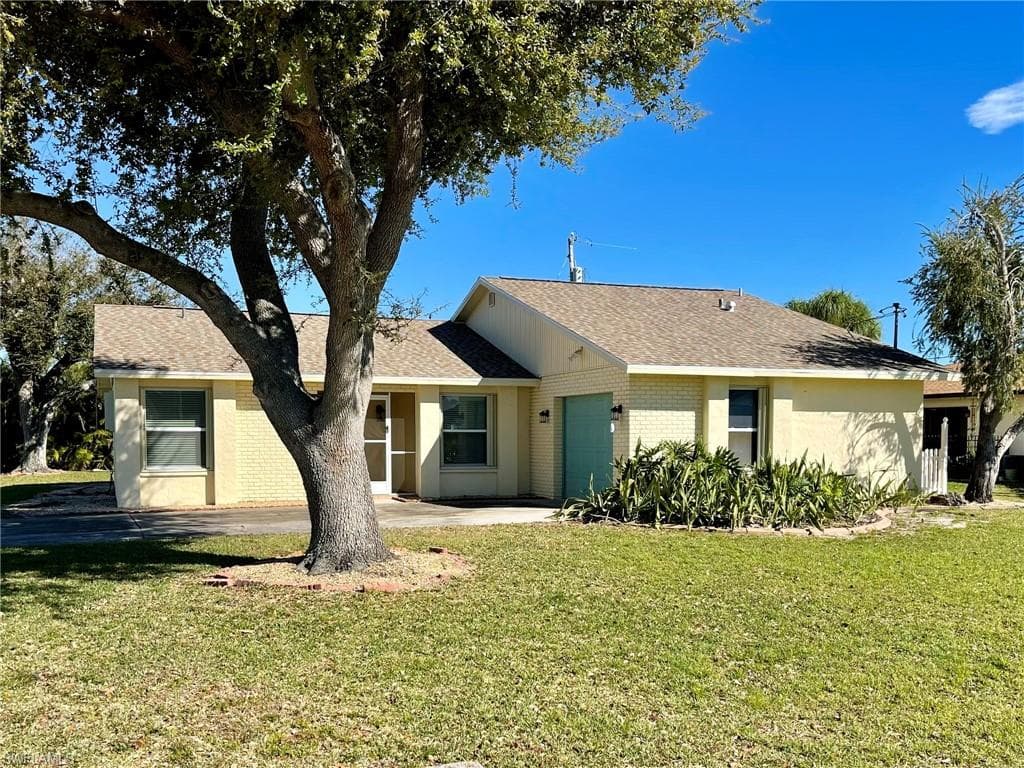 3301 SE 4th AVE CAPE CORAL, FL 33904