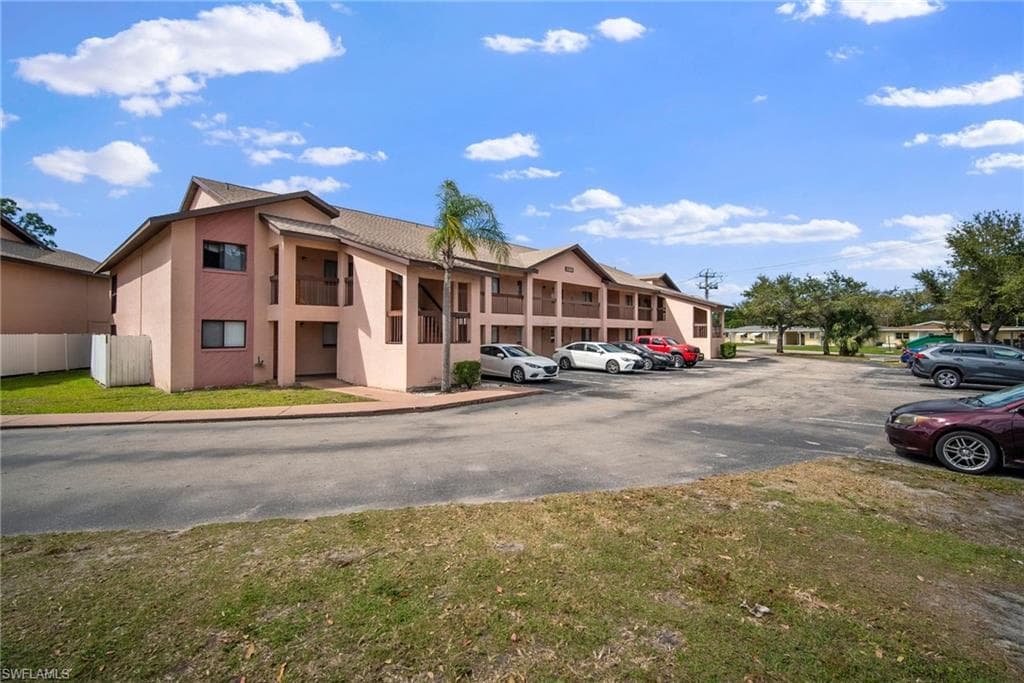 2221 5th ST 21 LEHIGH ACRES, FL 33936