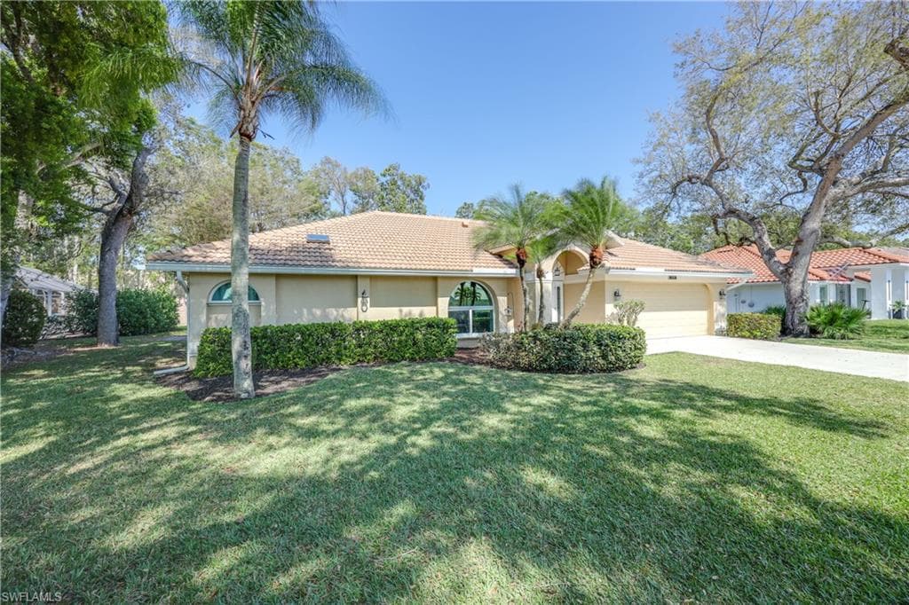 576 Henley DR NAPLES, FL 34104