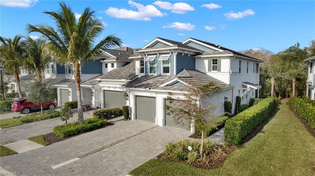 2573 Seychelles DR 104 NAPLES, FL 34112