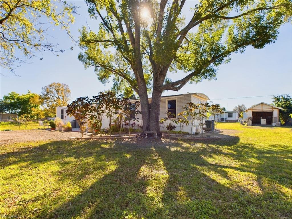 8106 Penny DR NORTH FORT MYERS, FL 33917