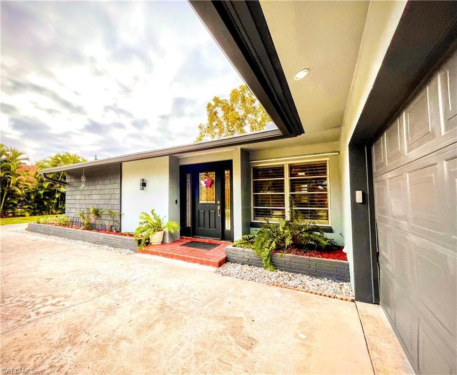 4920 Molokai DR