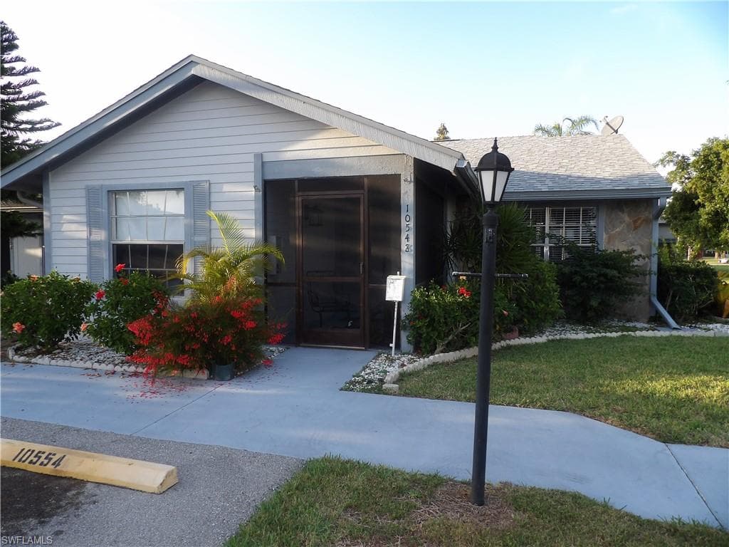 10548 Quincy CT LEHIGH ACRES, FL 33936