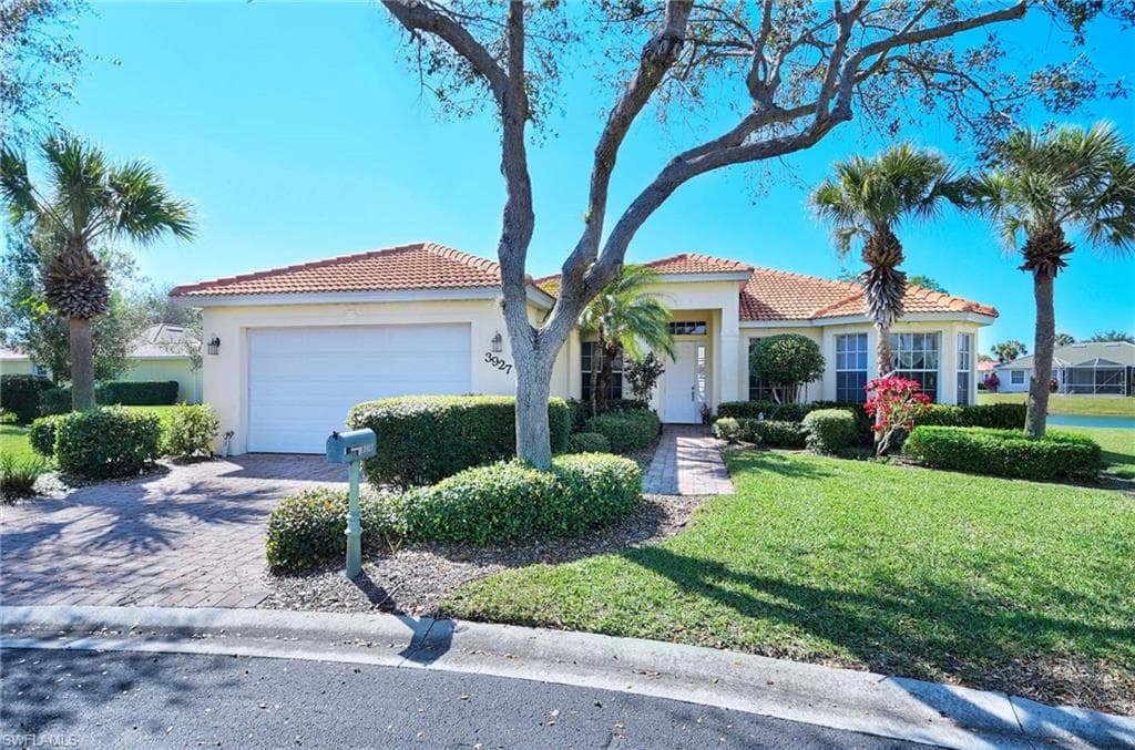 3927 Aurora CT NAPLES, FL 34116