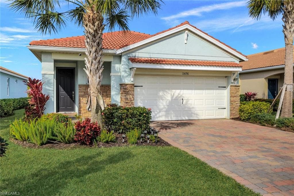 15096 Ligustrum LN ALVA, FL 33920