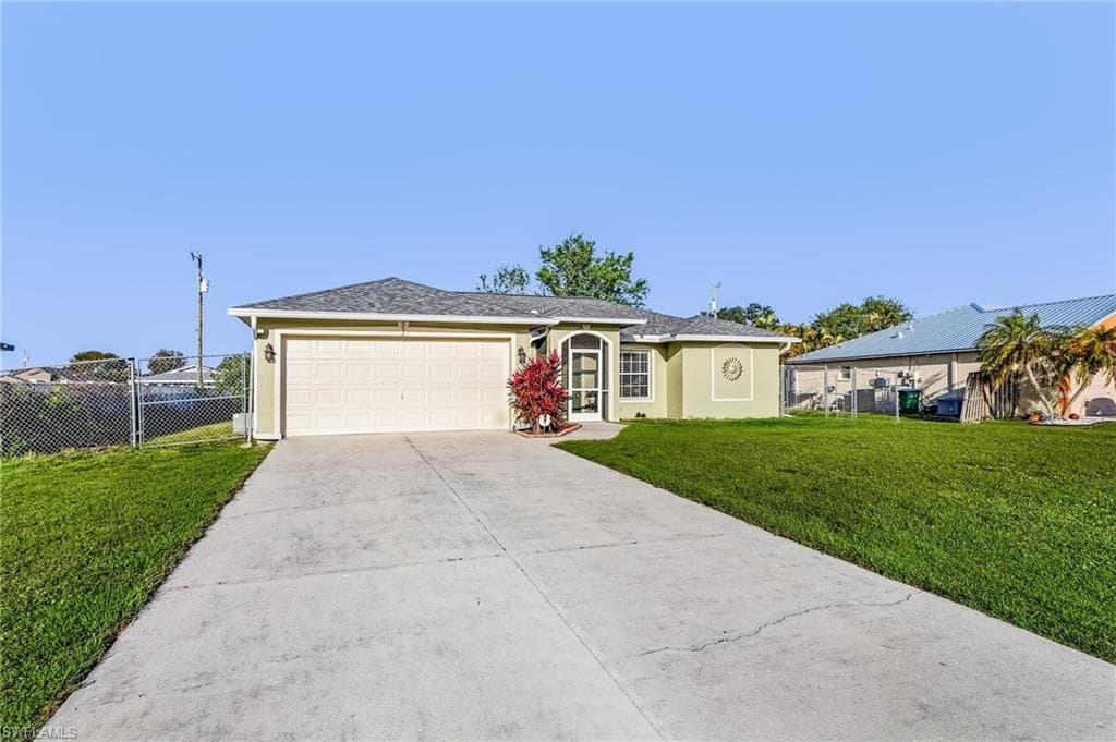 902 SW 9th AVE CAPE CORAL, FL 33991