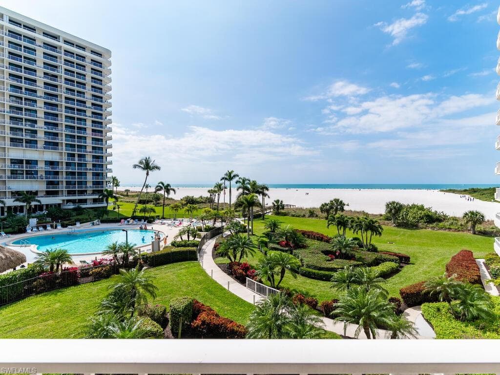 320 Seaview CT 304 MARCO ISLAND, FL 34145