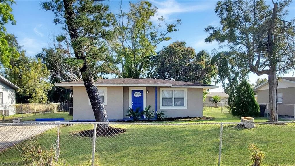 3762 Edison AVE FORT MYERS, FL 33916