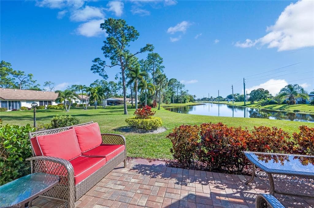1054 Pine Isle LN 1054 NAPLES, FL 34112