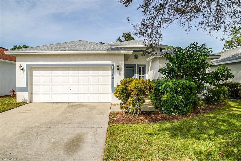180 Stanhope CIR NAPLES, FL 34104