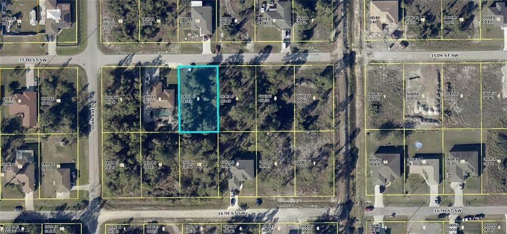 3007 35th ST SW LEHIGH ACRES, FL 33976