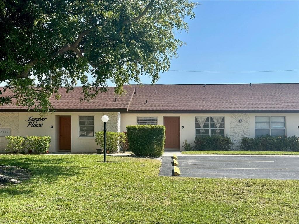 4611 SE 5th PL 8 CAPE CORAL, FL 33904
