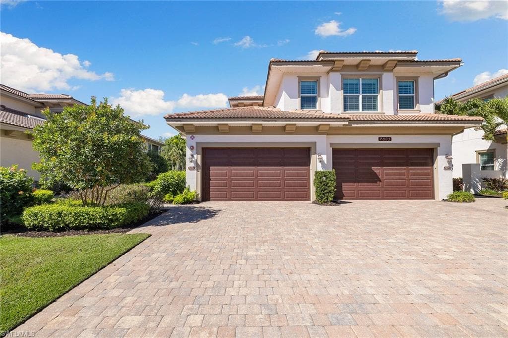 7805 Hawthorne DR 2603 NAPLES, FL 34113