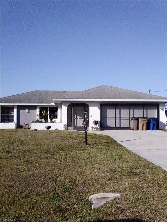 1423 Ford CIR LEHIGH ACRES, FL 33936