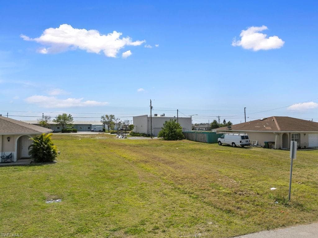 806 NE 8th ST CAPE CORAL, FL 33909