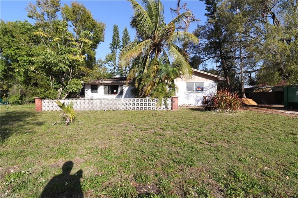 3843 Marvaez ST FORT MYERS, FL 33901