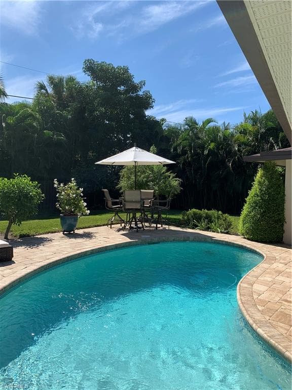 510 96th AVE N NAPLES, FL 34108