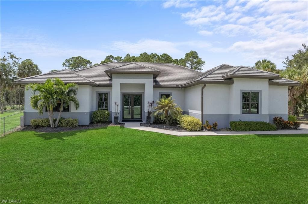 481 7th ST NW NAPLES, FL 34120