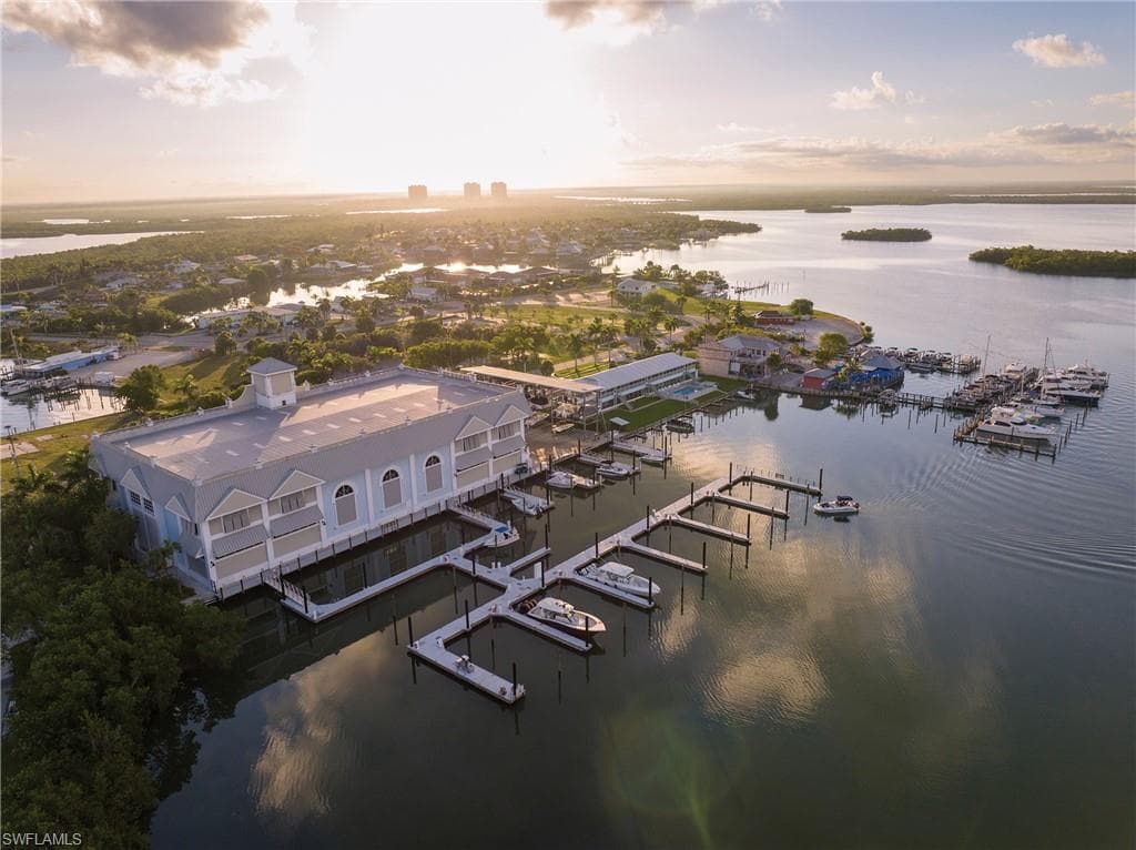 250 Capri BLVD NAPLES, FL 34113