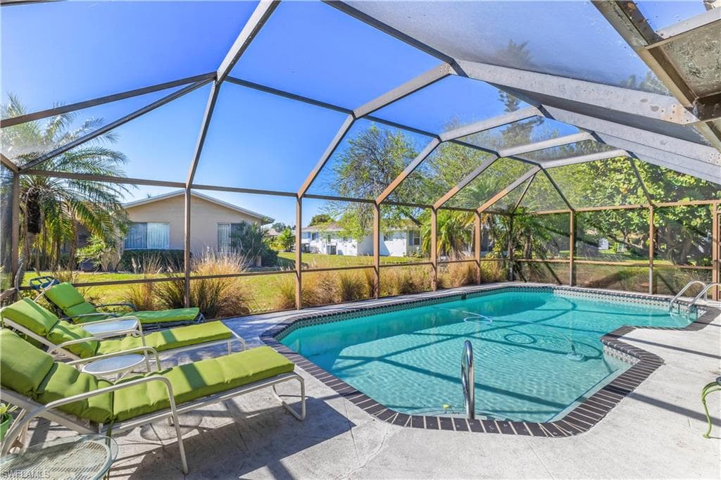 1438 N Larkwood SQ FORT MYERS, FL 33919