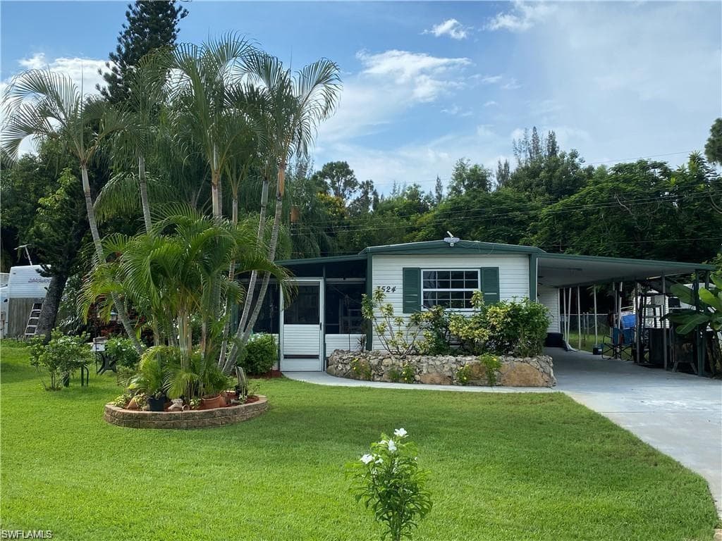 3524 Unique CIR FORT MYERS, FL 33908