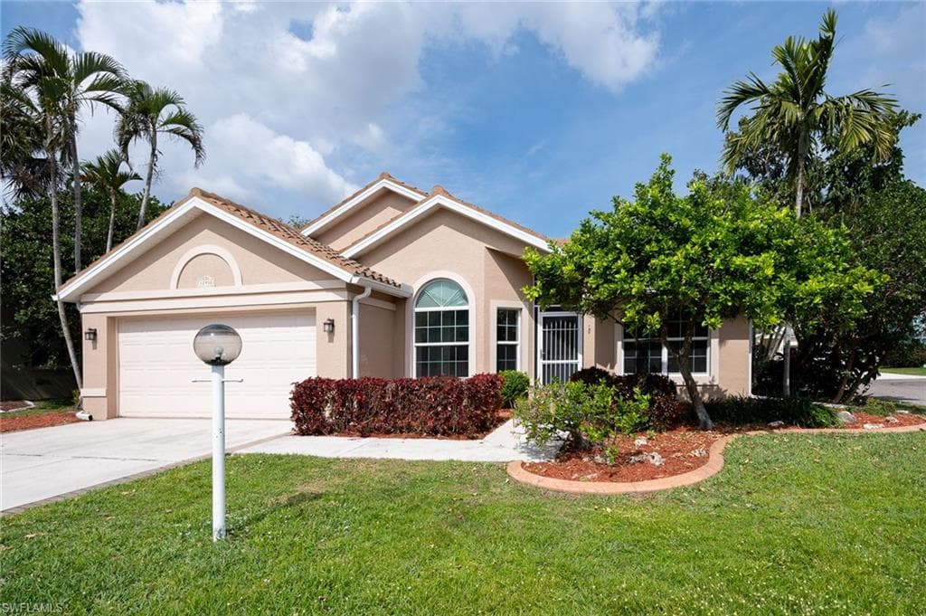 12950 Eagle Pointe CIR FORT MYERS, FL 33913