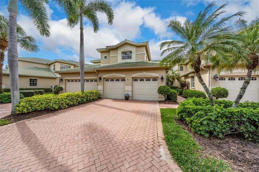 562 Vintage Reserve LN 20A NAPLES, FL 34119